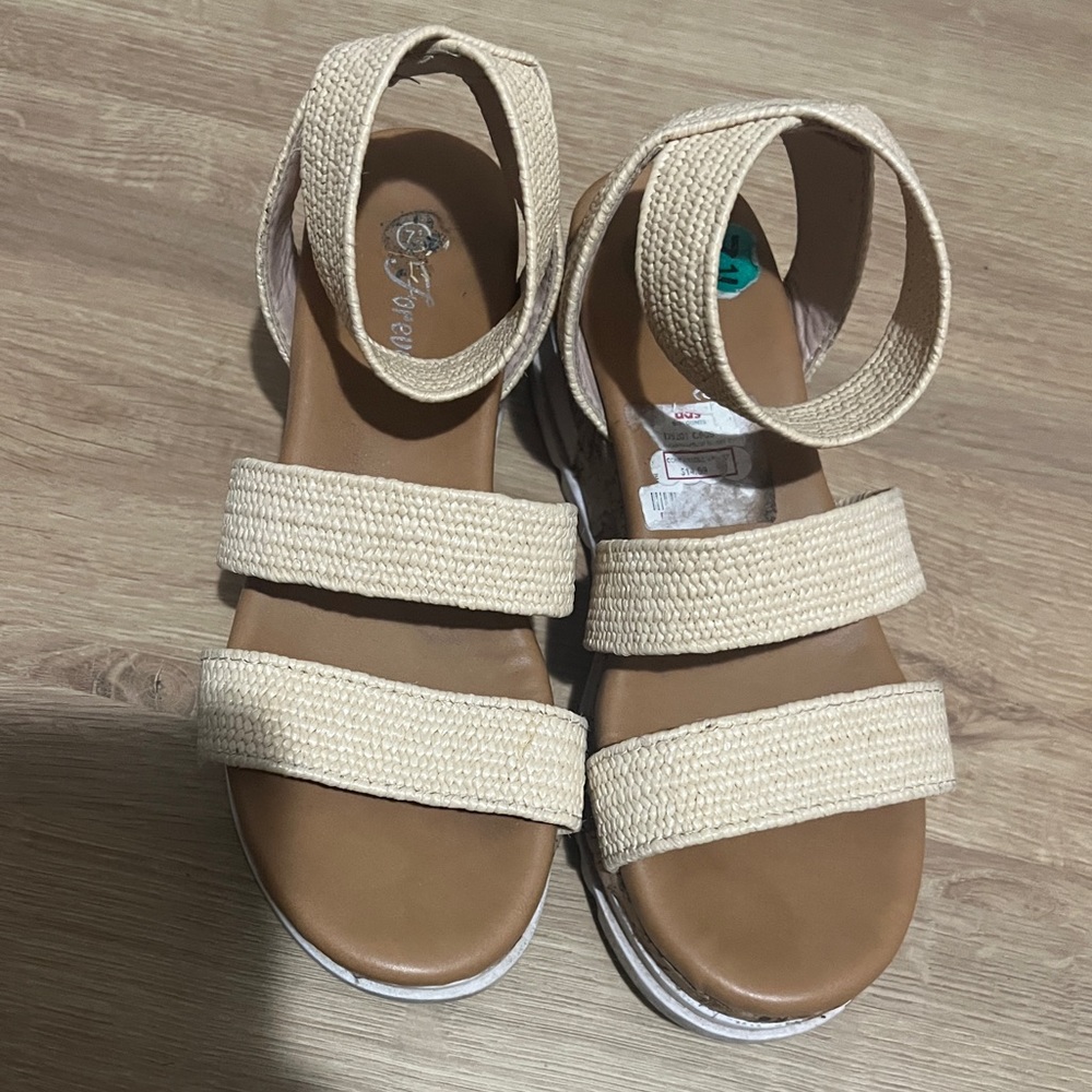 Tan Braided Platforms